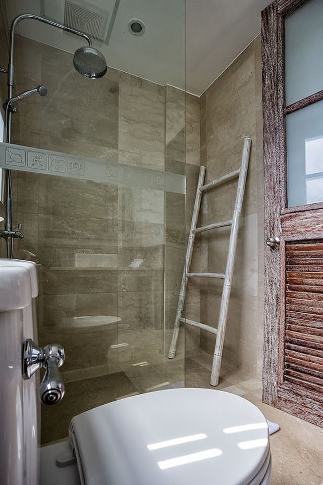Suite (Apartment)