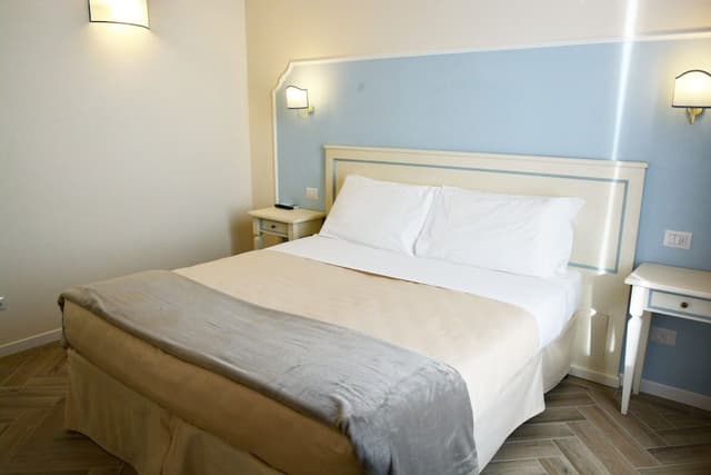 Suite, Balcony