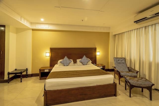 Ivory Suite Room