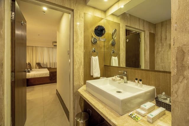 Ivory Suite Room