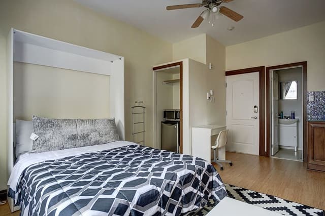 Exclusive Studio, 1 Double Bed (#303)