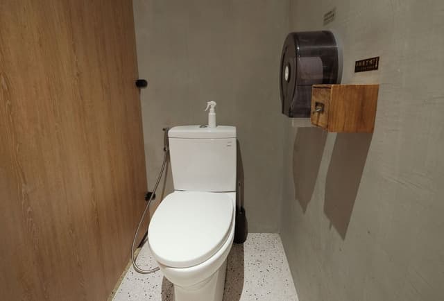 Shared Dormitory, Women only