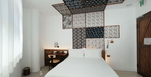 Large Double Room