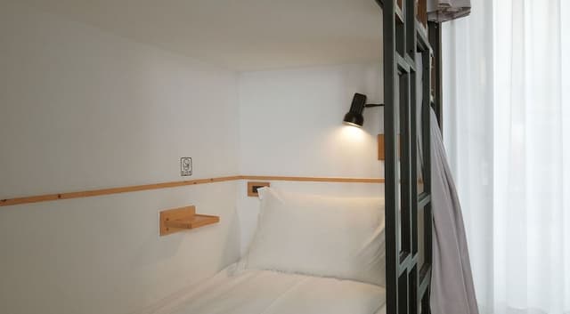 Shared Dormitory, Women only