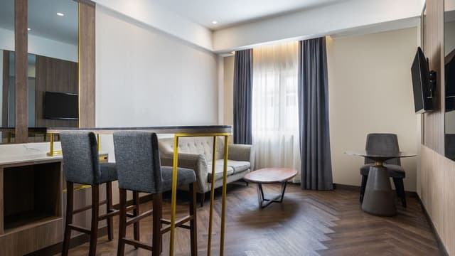Executive Suite, 1 King Bed with Sofa bed