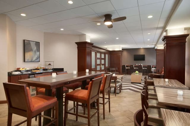 1 KNG 1BDRM SUITE EXECUTIVE FLOOR