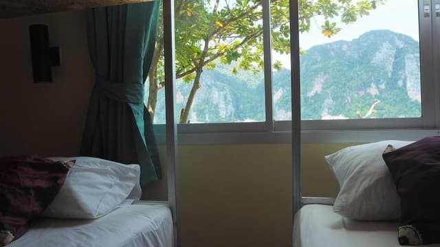 Mixed 6 beds Seaview