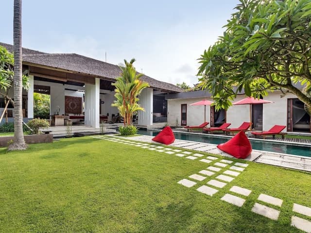Villa, Smoking