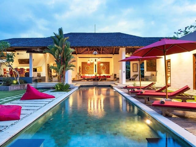 Villa, Smoking