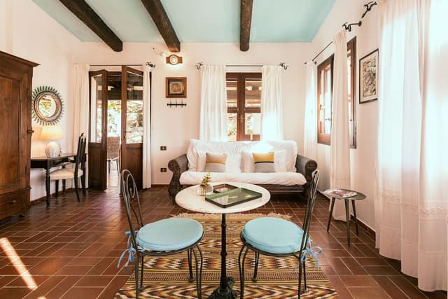 Suite, Sea View