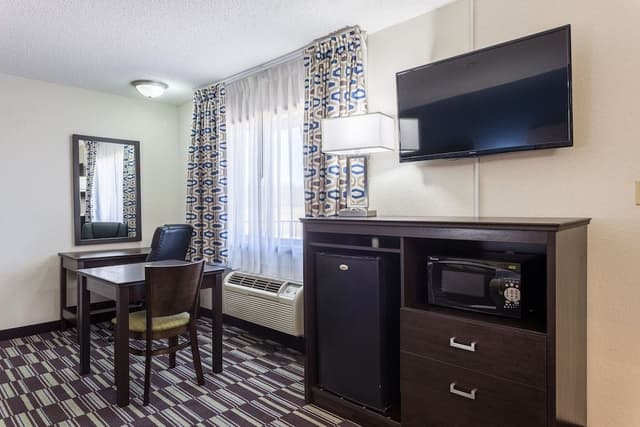 Standard Room, 2 Queen Beds, Non Smoking