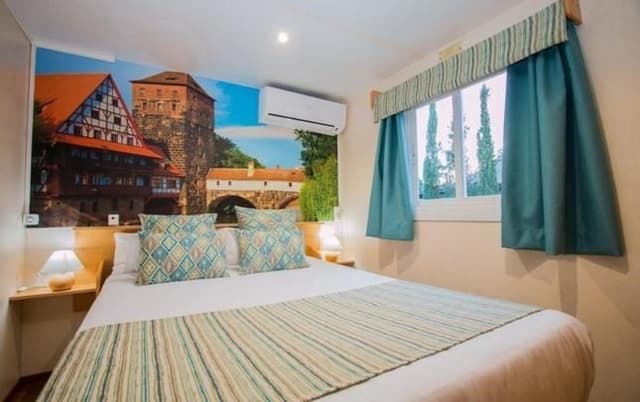 NOTTINGHAM B 2/4- Bungalow (2 Adults)