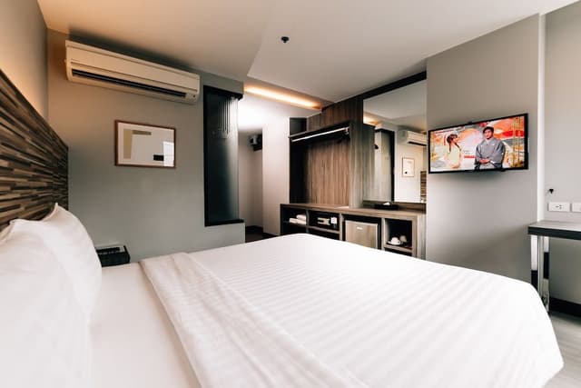 Deluxe Double or Twin Room