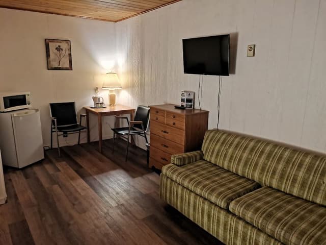 Economy Room, 2 Twin Beds