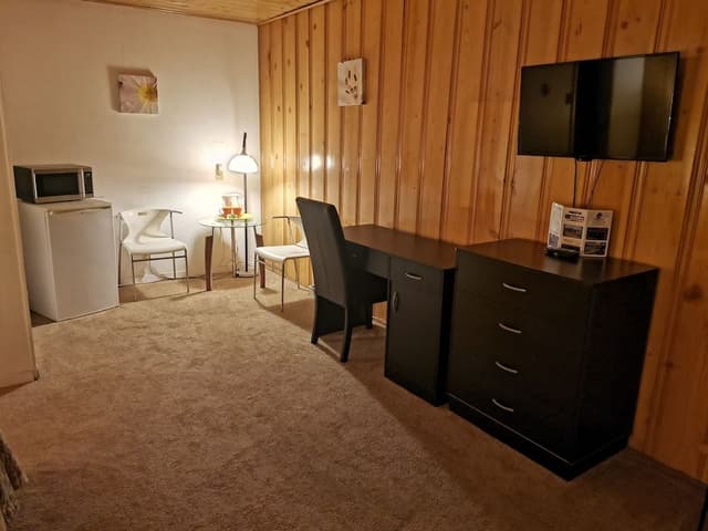 Deluxe Room, 1 Queen Bed