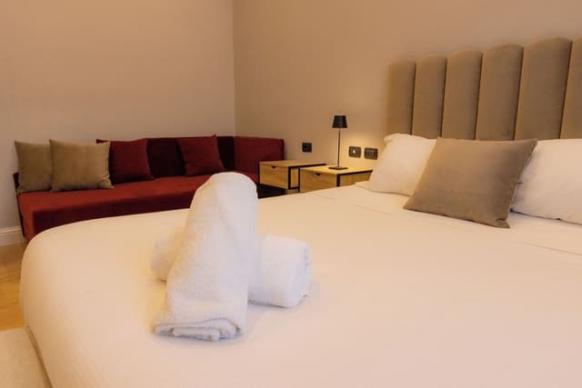 Classic Triple Room, Non Smoking, City View