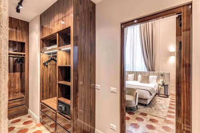 Deluxe Suite, 1 King Bed