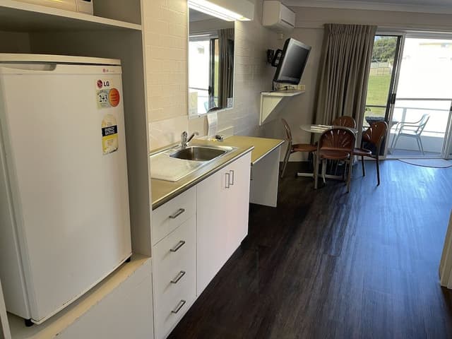 1 Bedroom Downstairs Suite