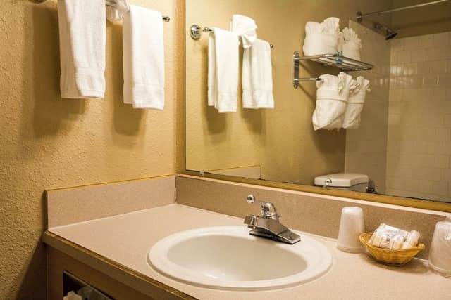 Room, 2 Queen Beds, Kitchenette, Oceanfront
