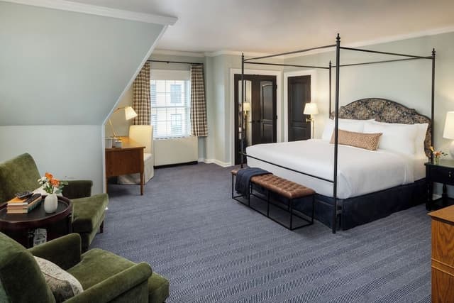 King Suite + Twin