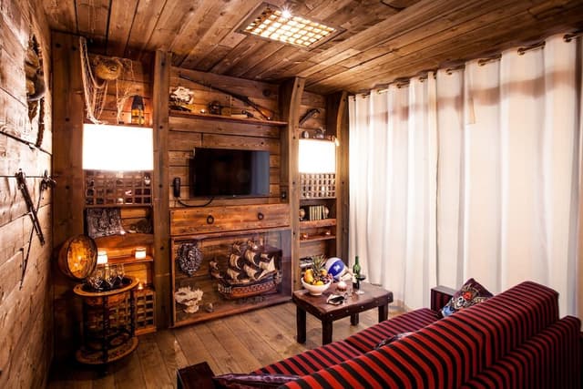 Suite "Barbe Noire" 6 people (2 rooms and a sofa bed in the living room)
