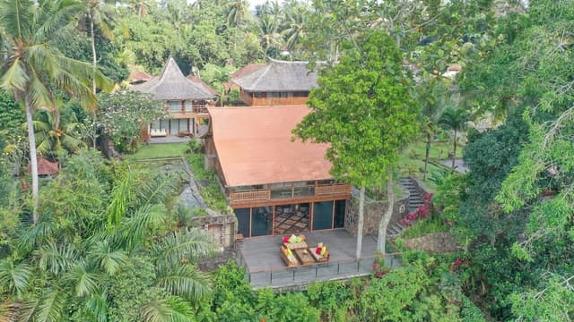Blora Suite