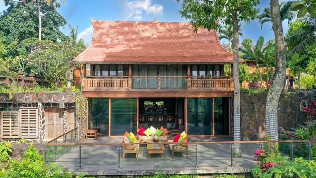 Blora Suite