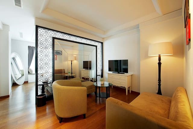 Executive Club