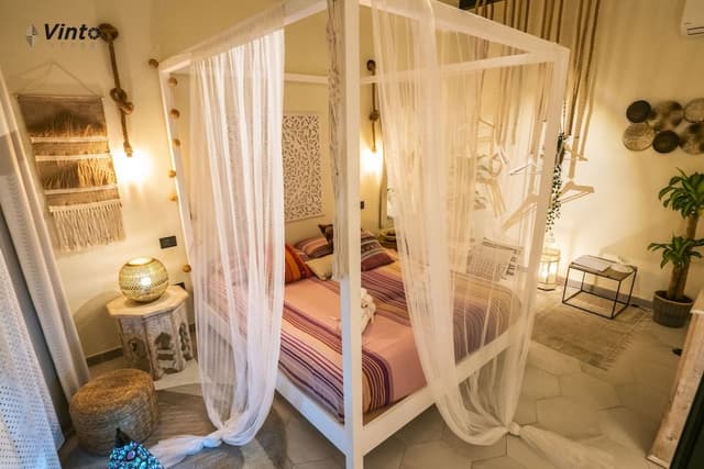 Deluxe Double Room, 1 King Bed, Private Bathroom