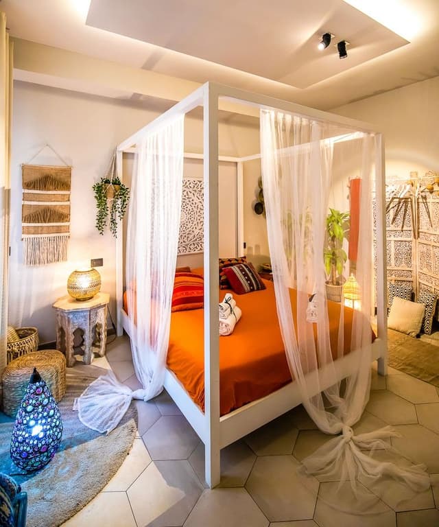 Deluxe Double Room, 1 King Bed, Private Bathroom