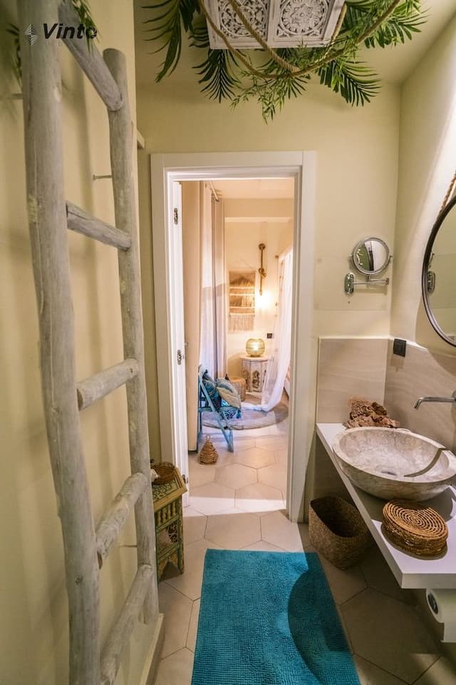 Deluxe Double Room, 1 King Bed, Private Bathroom