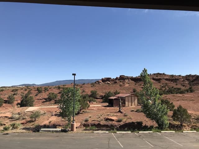 Deluxe Room, 1 King Bed, Mountain View