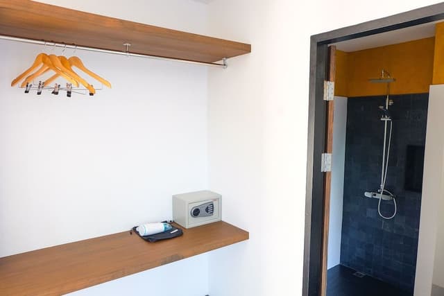 Deluxe Double Room, 1 King Bed, Non Smoking, Hill View