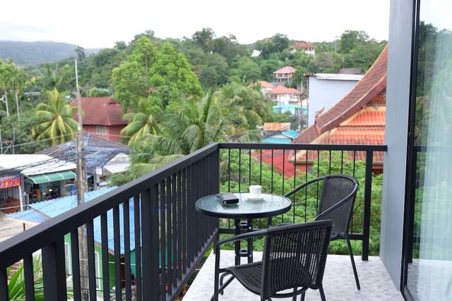 Deluxe Double Room, 1 King Bed, Non Smoking, Hill View