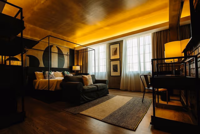 Premier Room, 1 King Bed, City View