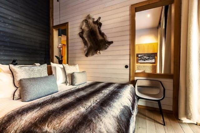 Suite, Slope View