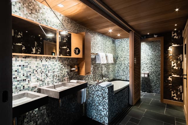 Luxury Room ~29m² « village view »