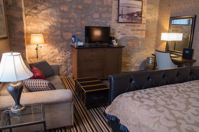 Luxury Room, 1 King Bed with Sofa bed, Lake View