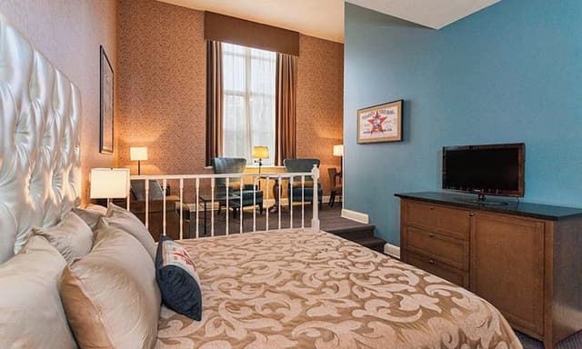 Deluxe Room, 1 King Bed with Sofa bed, City View