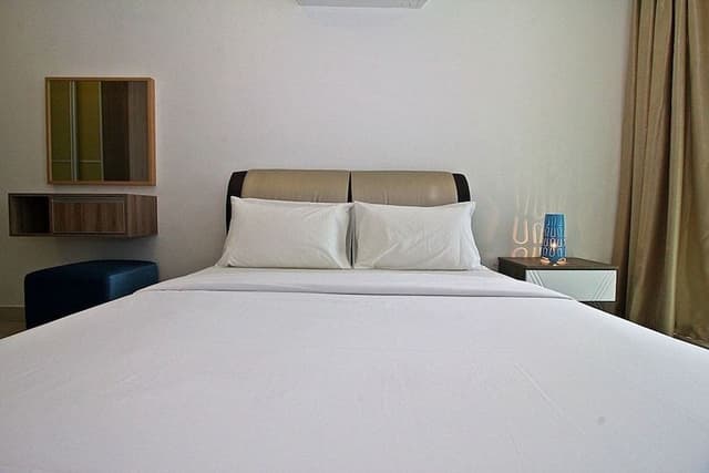 One Bedroom Suites (P)