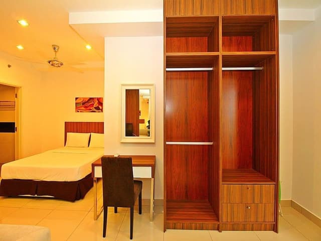 Studio Suites (P)