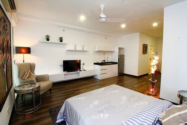 One Bedroom Suites (P)