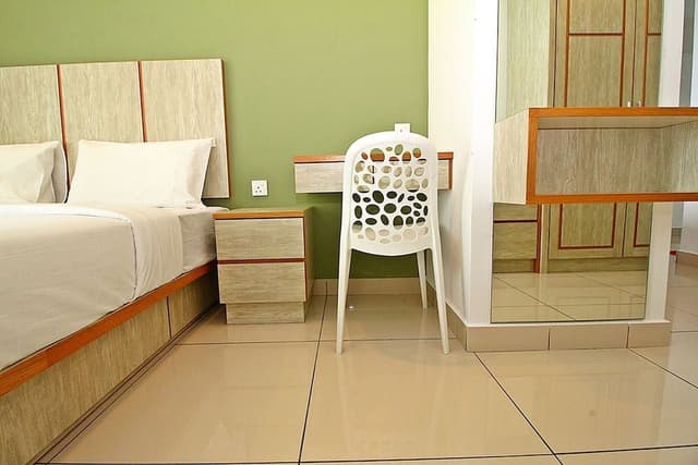 One Bedroom Suites (P)