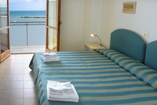 Basic Triple Room
