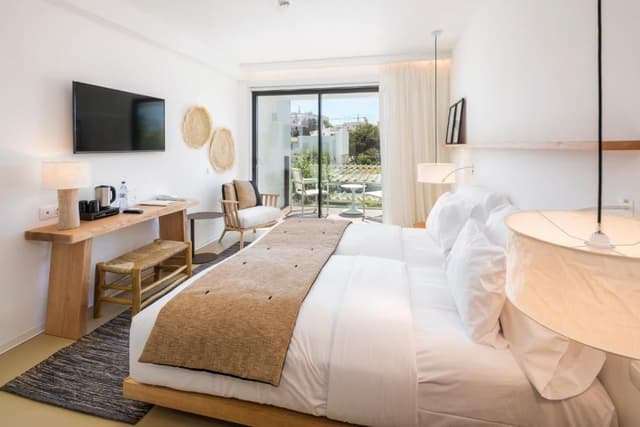 Double or Twin Room with City View