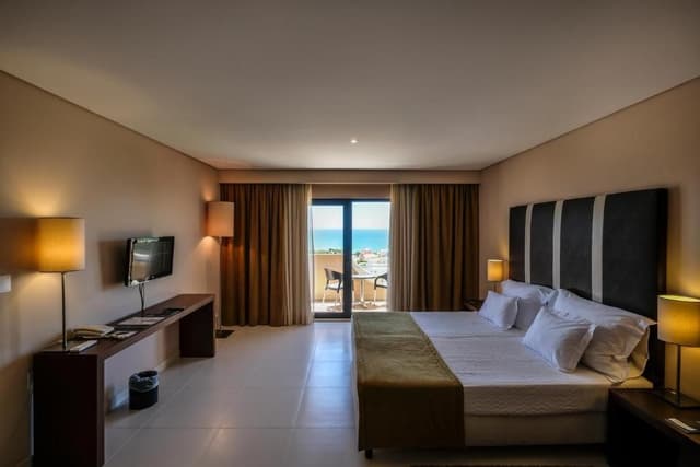Twin Room with Extra Bed and Sea View (2 Adults + 1 Child)