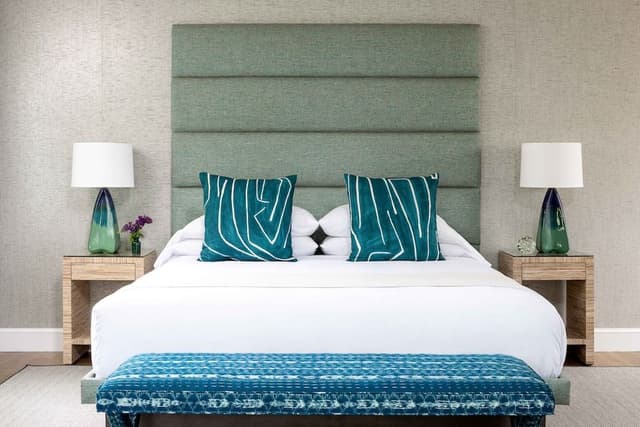 Suite, 1 King Bed with Sofa bed
