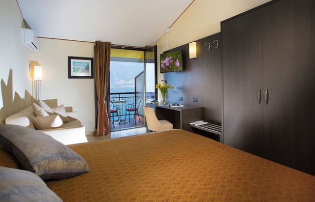 Junior Room, Balcony, Lake View