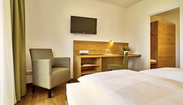Double Room (BergZeit)