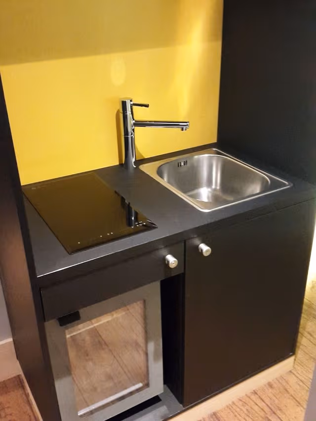 Studio, Kitchenette